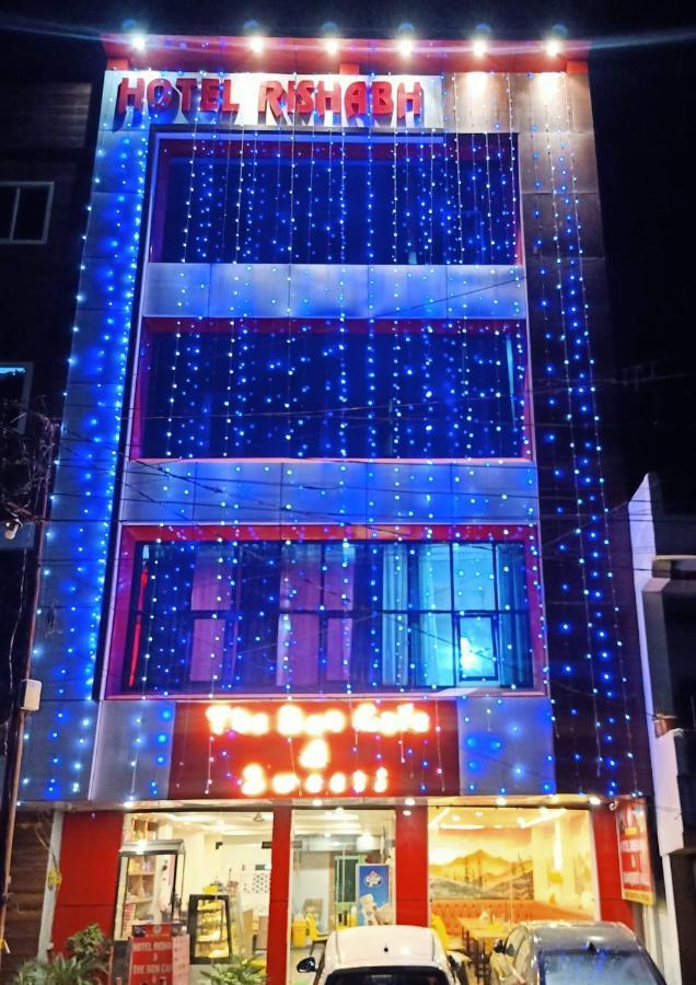 Hotel Rishabh And Banquet Hall Pithorāgarh Exteriör bild